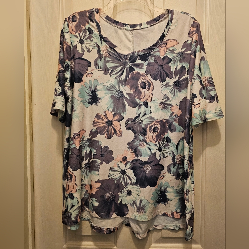 Gently Used Floral Print Women's Top - XL